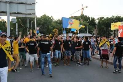 Видео массовой драки алматинских фанатов попало в сеть