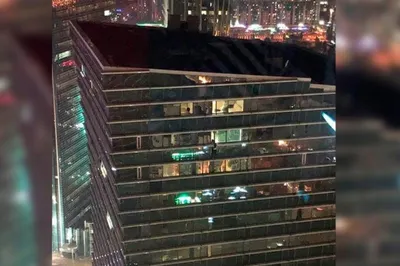 Женщина вылезла из окна 32-го этажа в Нур-Султане