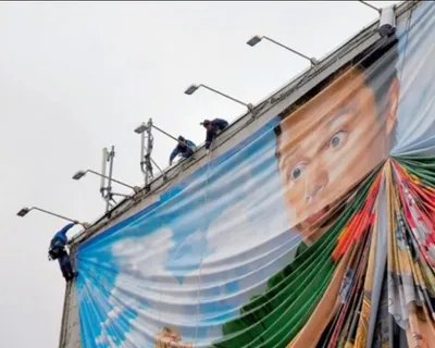 Зарплаты рекламщиков урезали на 10%