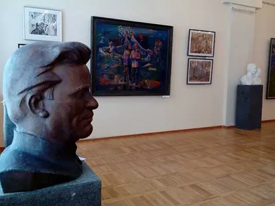 Машина времени в музейном зале КарагандыЭксклюзив