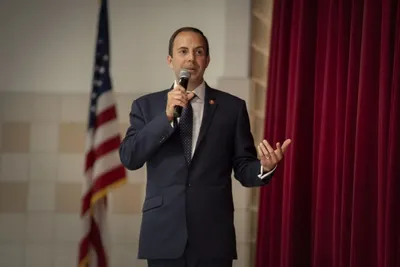 Шесть семерок — американского политика высмеяли за простой пароль