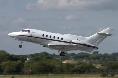 Самолет Hawker экстренно вернулся в аэропорт Алматы