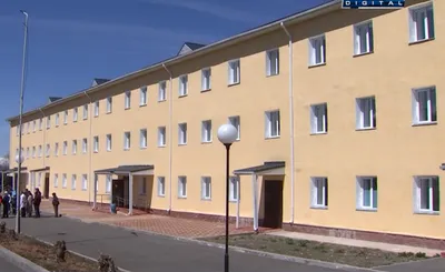 «Красивая обертка, а внутри пусто»: без оборудования и врачей простаивает больница в Жаланаше