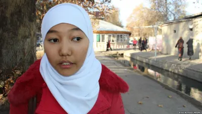 Запрет хиджаба в школе не нарушает прав – Минюст