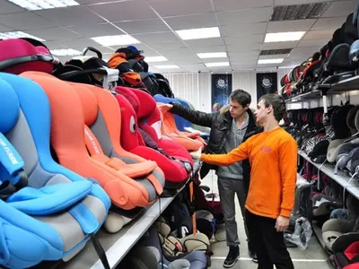 Таксистов в РК обяжут оборудовать салон детскими автокреслами