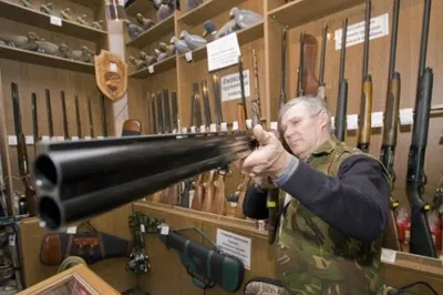 Запрет на гражданское оружие не решит проблему терроризма – Александр Тен