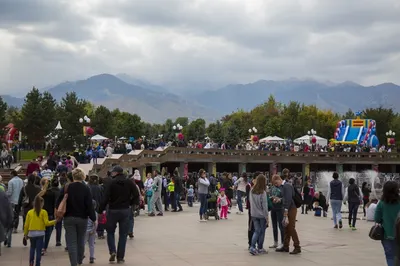 Численность населения в Казахстане увеличилась на 238 тысяч человек