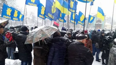 Украинские радикалы устроили митинг у Рады