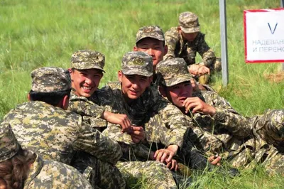Молодые казахстанцы собираются на военные сборы