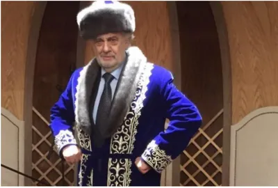 Пласидо Доминго опубликовал фото в чапане