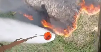 В Атырауской области продолжается тушение камыша