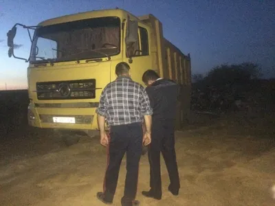 Мужчину оштрафовали на 50 тыс. тенге за выгрузку мусора в неположенном месте. ФОТО