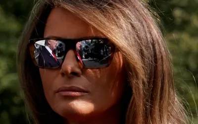 Президента США Дональда Трампа подозревают в подмене жены двойником