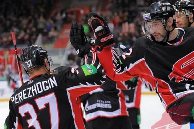 Священника вызвали поболеть за клуб КХЛ