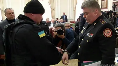 Украина: аресты крупных чиновников на заседании кабмина