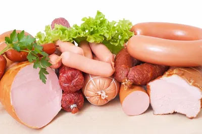 Казахстан вошел в список лидеров по импорту колбасы из России