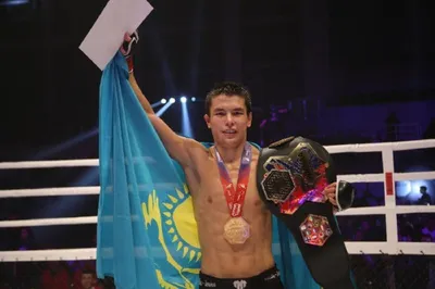 У Казахстана два «золота» на чемпионате мира по ММА