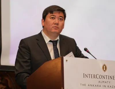 Зампред Нацбанка не стал комментировать падение курса тенге