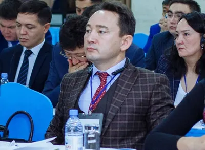 Высокопоставленных чиновников учат госуправлению в Казахстане