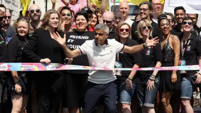 Мэр Лондона официально открыл крупнейший гей-парад в Европе