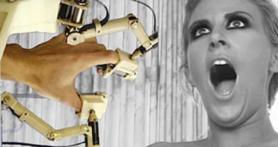 Японские медики ищут опухоль виртуальной груди в «перчатке»