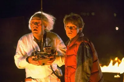 Автомобильная USB-зарядка прямиком из фильма «Назад в будущее»