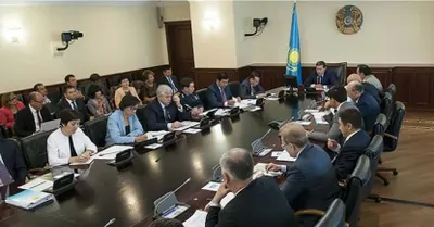 Ахметов поручил МОН подготовиться к учебному году до 29 августа