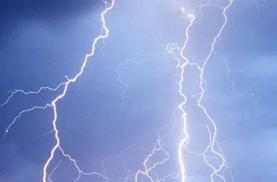 В США женщина после удара молнии родила ребенка