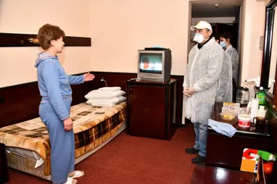 Ержан Бабакумаров проверил, как живут алматинские медики