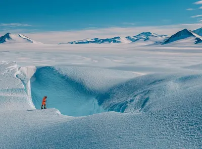 В Антарктиде обнаружено два НЛО
