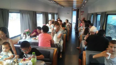 Пассажирам задержанных в пути поездов оказывается помощь – КТЖ