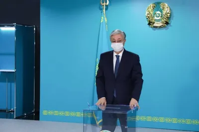 Токаев проголосовал за кандидатов в депутаты мажилиса от АНК