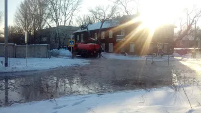 Павлодарцы жалуются на бездействие коммунальщиков из-за крупной аварии