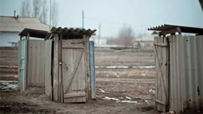 В Алматинской области девочка погибла, упав в уличный туалет