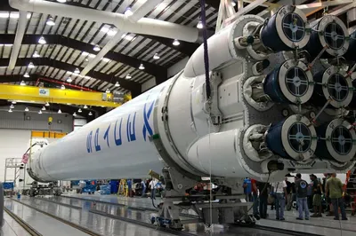 Причиной аварии ракеты Falcon 9 чуть не стала капля лака