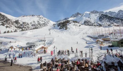 Профилактический спуск лавин проведут в горах Алматы