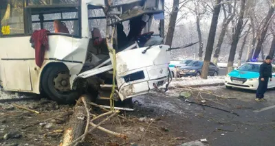 Алматинские врачи рассказали о состоянии пострадавших в ДТП с автобусом