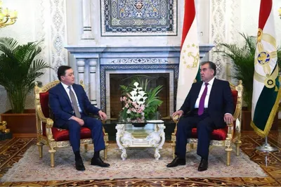 Аскар Мамин встретился с президентом Таджикистана