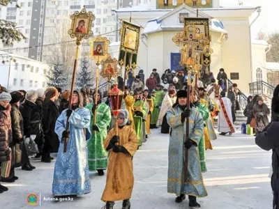 В Астане около 13 тысяч человек окунулись в крещенские купели