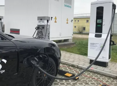 Зарядное устройство втрое мощнее Tesla представлено в Германии