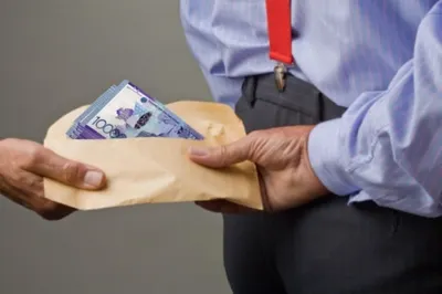 В растрате и коррупции обвинил акимов восьми областей депутат мажилиса