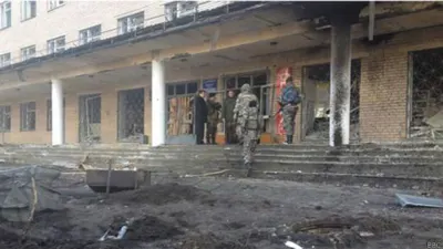 Снаряд разорвался у больницы в Донецке: трое убитых