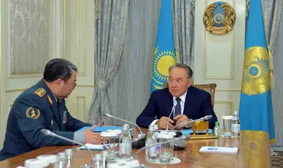 Нурсултан Назарбаев встретился с новым министром обороны