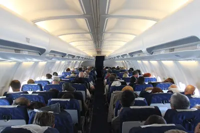 «Буйного» пассажира могут зафиксировать пластиковыми наручниками – вице-министр МИР РК