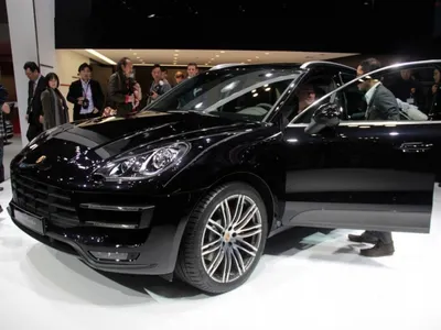 Porsche привез в Токио «младшего брата»