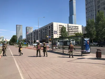 Переговоры с захватчиком заложников в Kaspi bank ведут профессионалы – МВД РК