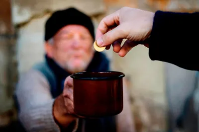 Международный день милостыни, снабженца в России и адвокатуры Украины