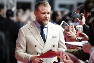 Гай Ричи поссорился с соседом из-за пива