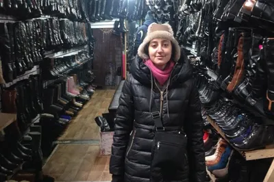 Гражданка США торгует на барахолке для написания диссертации