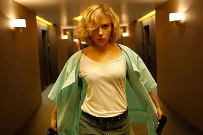 Universal Pictures обнародовала новые кадры из фильма «Люси»